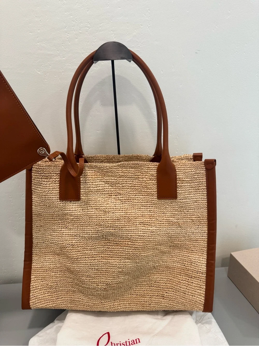 Christian Louboutin By my side Tan Raffia Tote with pouch - Picture 7 of 11